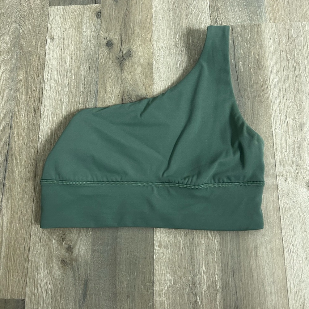 Lulu one shoulder bra